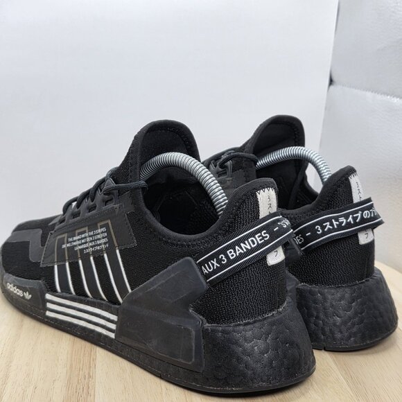Adidas NMD R1 V2 Triple Black Running Casual Sneakers Shoes GZ1998 Mens 8.5 - Picture 7 of 10